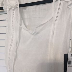 White knee/above knee dress. NWT Size XS